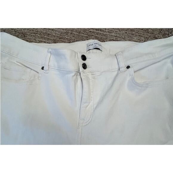 Lane Bryant White Stretch Straight Legged Denim Jeans Size 24S - Picture 8 of 9